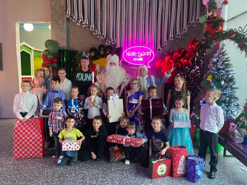Сотрудники ГЭС подарили детям праздник
